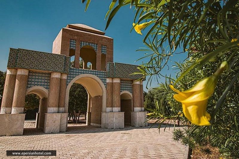نمای کلی باغ راه ایرانی در کیش